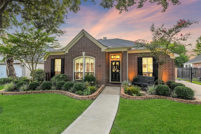 13739 Sherburn Manor Drive, Cypress, TX 77429