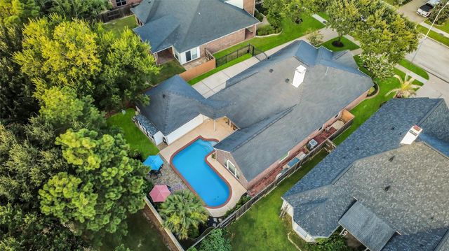 13739 Sherburn Manor Drive, Cypress, TX 77429