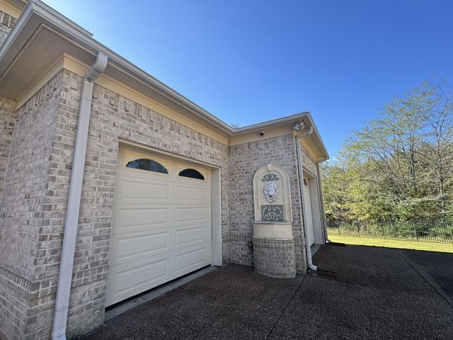 1940 RALEIGH-LAGRANGE DR, Rossville, TN 38066