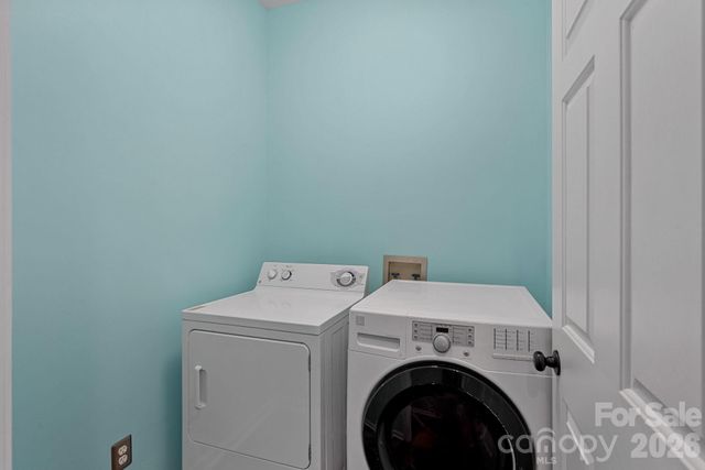 17121 Cambridge Grove Drive, Huntersville, NC 28078