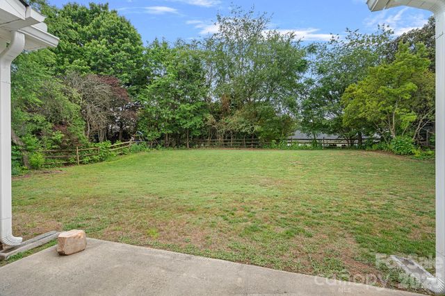 17121 Cambridge Grove Drive, Huntersville, NC 28078