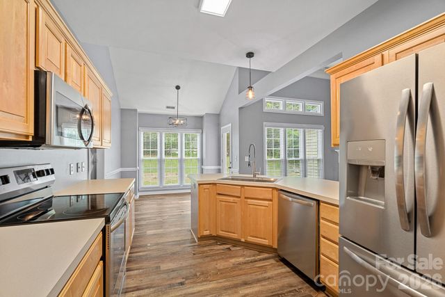 17121 Cambridge Grove Drive, Huntersville, NC 28078