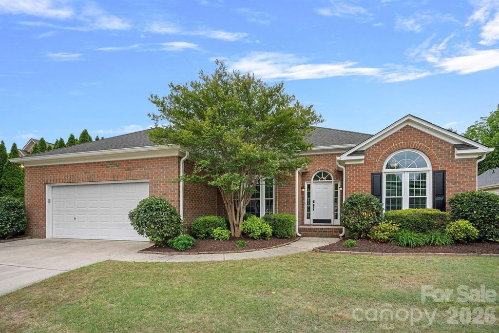 17121 Cambridge Grove Drive, Huntersville, NC 28078