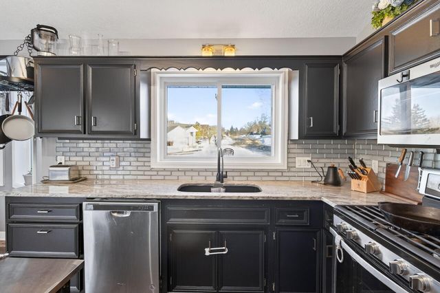 7919 Blackstone Avenue, Inver Grove Heights, MN 55076