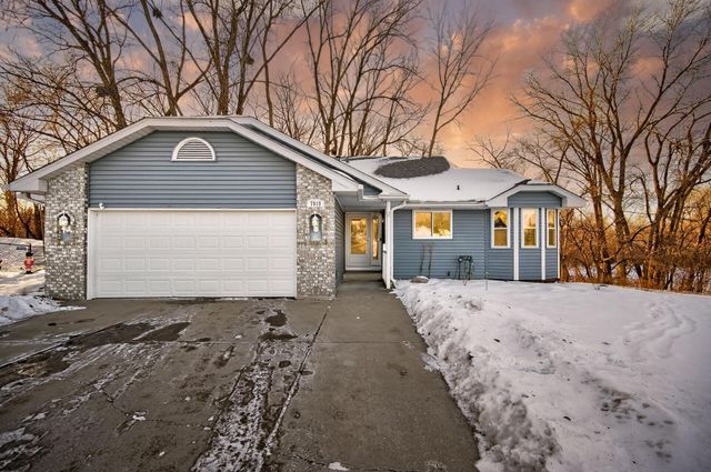 7919 Blackstone Avenue, Inver Grove Heights, MN 55076