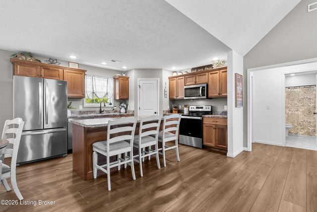 123 Redwood Dr, Bardstown, KY 40004