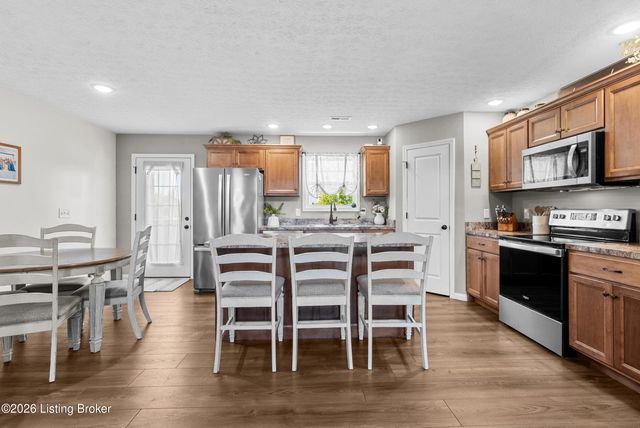 123 Redwood Dr, Bardstown, KY 40004