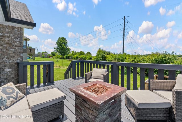 123 Redwood Dr, Bardstown, KY 40004