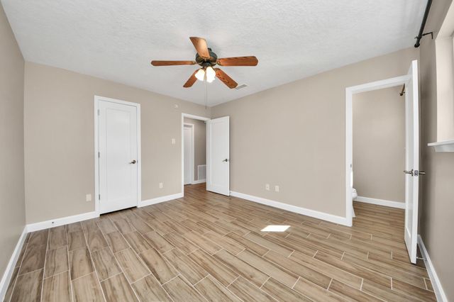 1103 Pine Street, Alvin, TX 77511