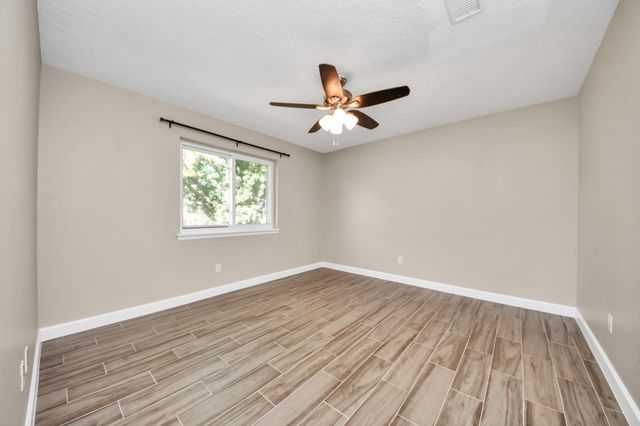 1103 Pine Street, Alvin, TX 77511