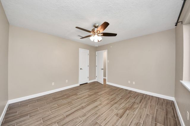 1103 Pine Street, Alvin, TX 77511