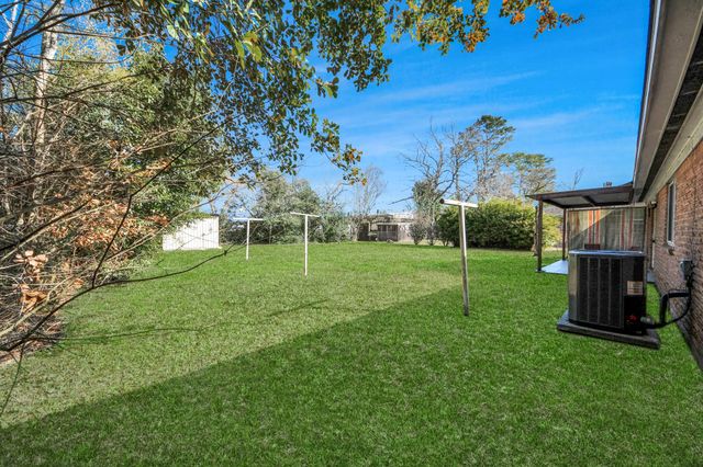 1103 Pine Street, Alvin, TX 77511