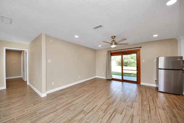 1103 Pine Street, Alvin, TX 77511