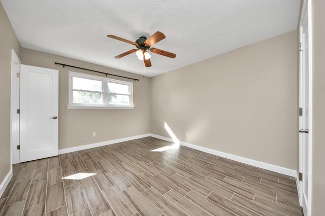 1103 Pine Street, Alvin, TX 77511