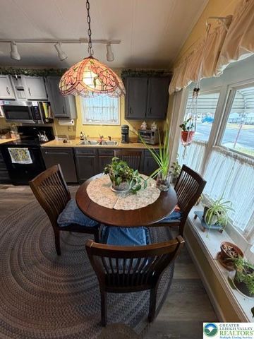 27 Powderhorn Place, Upper Mt Bethel Twp, PA 18343