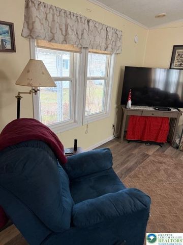 27 Powderhorn Place, Upper Mt Bethel Twp, PA 18343