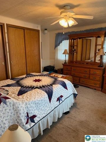 27 Powderhorn Place, Upper Mt Bethel Twp, PA 18343