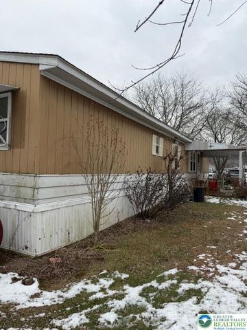 27 Powderhorn Place, Upper Mt Bethel Twp, PA 18343