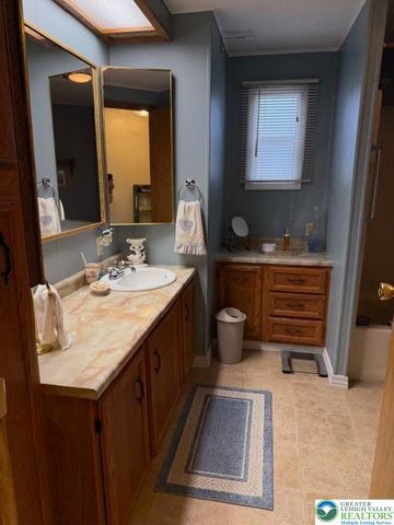 27 Powderhorn Place, Upper Mt Bethel Twp, PA 18343