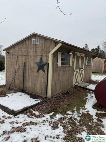 27 Powderhorn Place, Upper Mt Bethel Twp, PA 18343