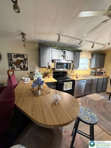 27 Powderhorn Place, Upper Mt Bethel Twp, PA 18343