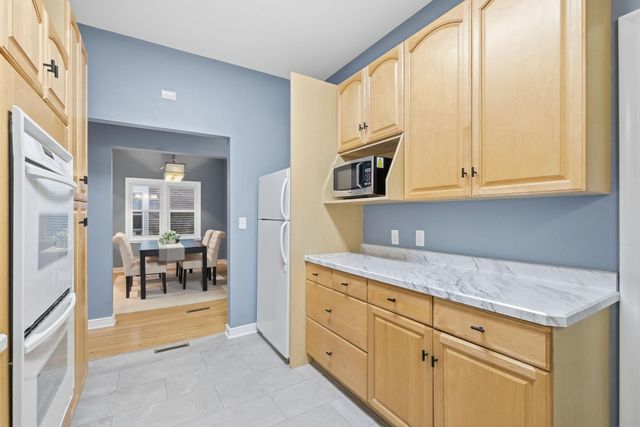 1128 Selby Avenue, Saint Paul, MN 55104