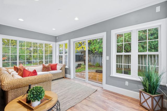 1128 Selby Avenue, Saint Paul, MN 55104