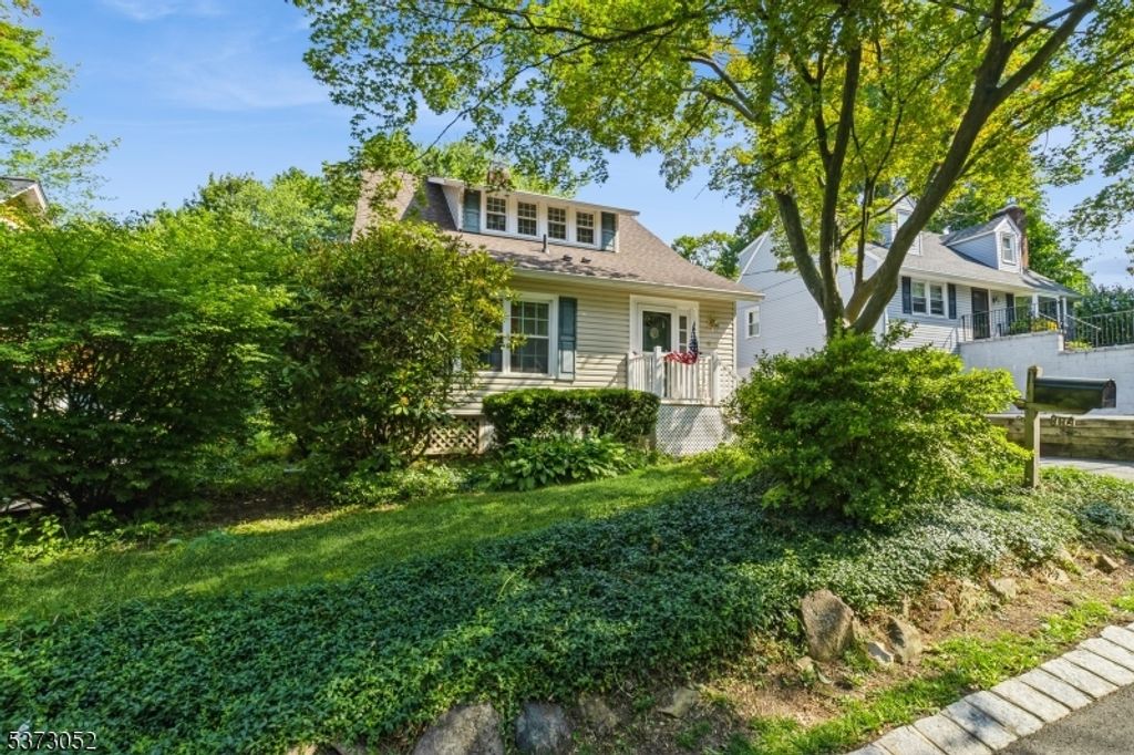 11 Bernards Ave, Bernardsville Boro, NJ 07924
