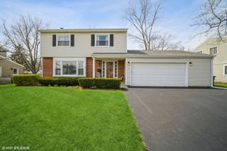 110 Plumtree Road, Deerfield, IL 60015