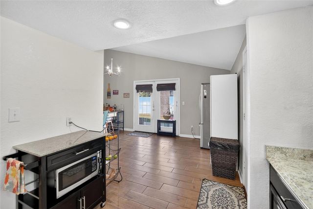 1009 LENNA AVENUE, Seffner, FL 33584