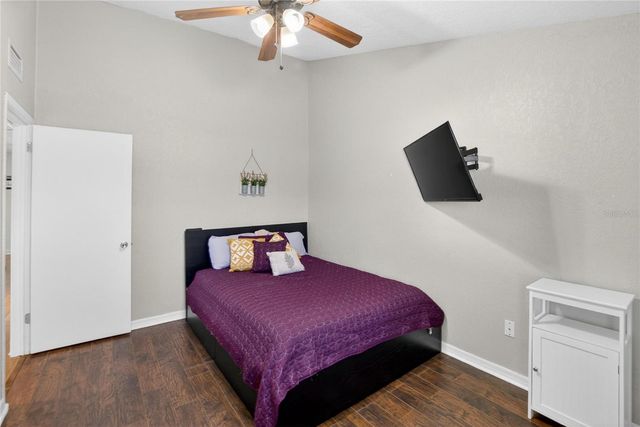 1009 LENNA AVENUE, Seffner, FL 33584