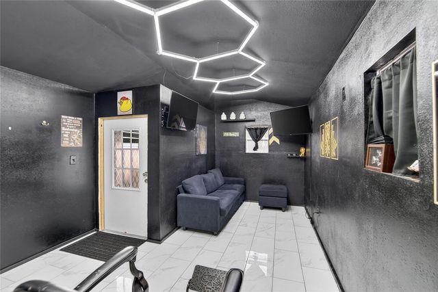 1009 LENNA AVENUE, Seffner, FL 33584