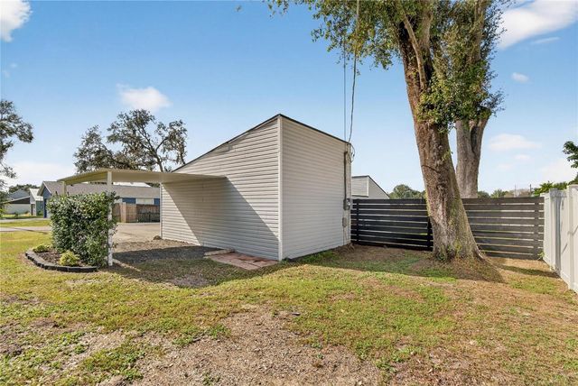 1009 LENNA AVENUE, Seffner, FL 33584