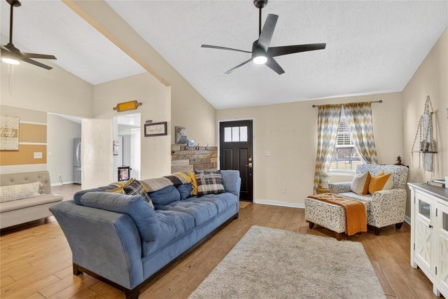 1009 LENNA AVENUE, Seffner, FL 33584