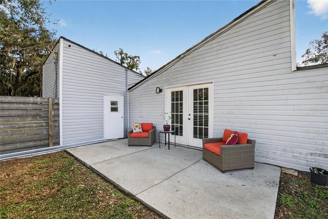 1009 LENNA AVENUE, Seffner, FL 33584