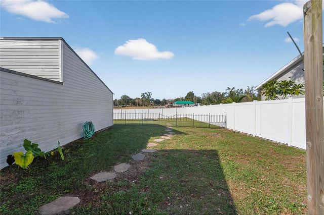 1009 LENNA AVENUE, Seffner, FL 33584