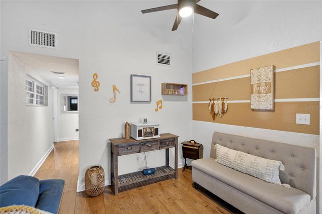 1009 LENNA AVENUE, Seffner, FL 33584