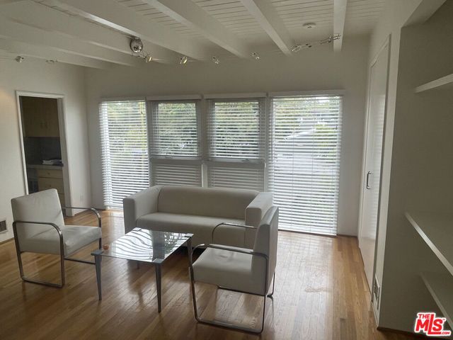 516 N San Vicente Boulevard, West Hollywood, CA 90048