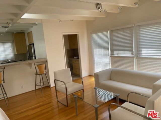 516 N San Vicente Boulevard, West Hollywood, CA 90048