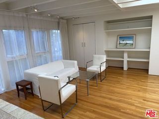 516 N San Vicente Boulevard, West Hollywood, CA 90048