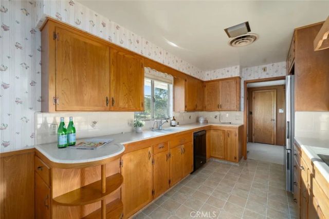 490 Pacific Avenue, Paso Robles, CA 93446