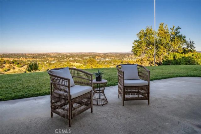 490 Pacific Avenue, Paso Robles, CA 93446