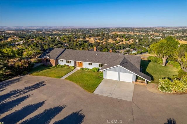 490 Pacific Avenue, Paso Robles, CA 93446
