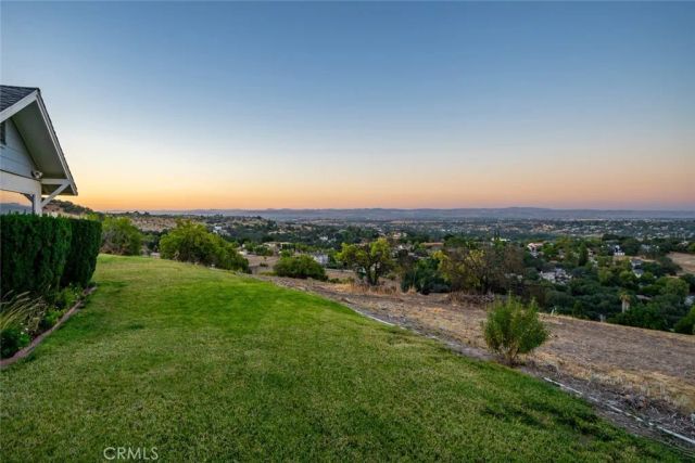 490 Pacific Avenue, Paso Robles, CA 93446