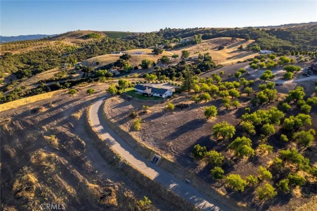 490 Pacific Avenue, Paso Robles, CA 93446