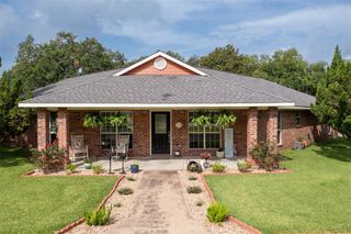 105 Greenbriar Drive, Wharton, TX 77488