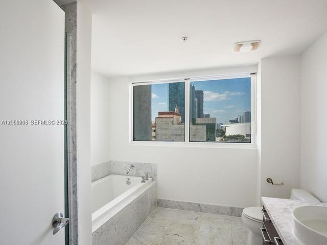 244 Biscayne Boulevard 1202, Miami, FL 33132