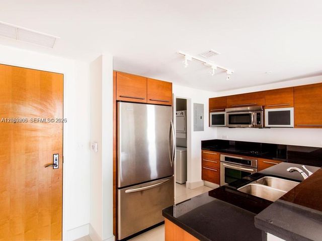 244 Biscayne Boulevard 1202, Miami, FL 33132