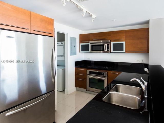244 Biscayne Boulevard 1202, Miami, FL 33132