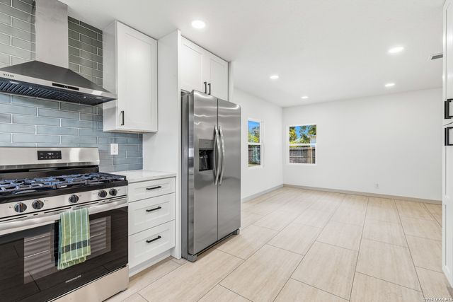 834 Chevy Chase, San Antonio, TX 78209